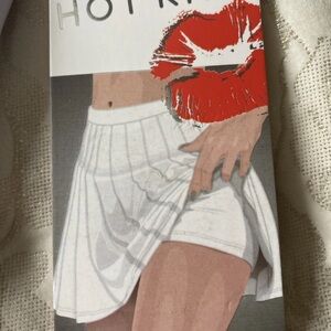 Hot Kiss White Skirt size (M)
